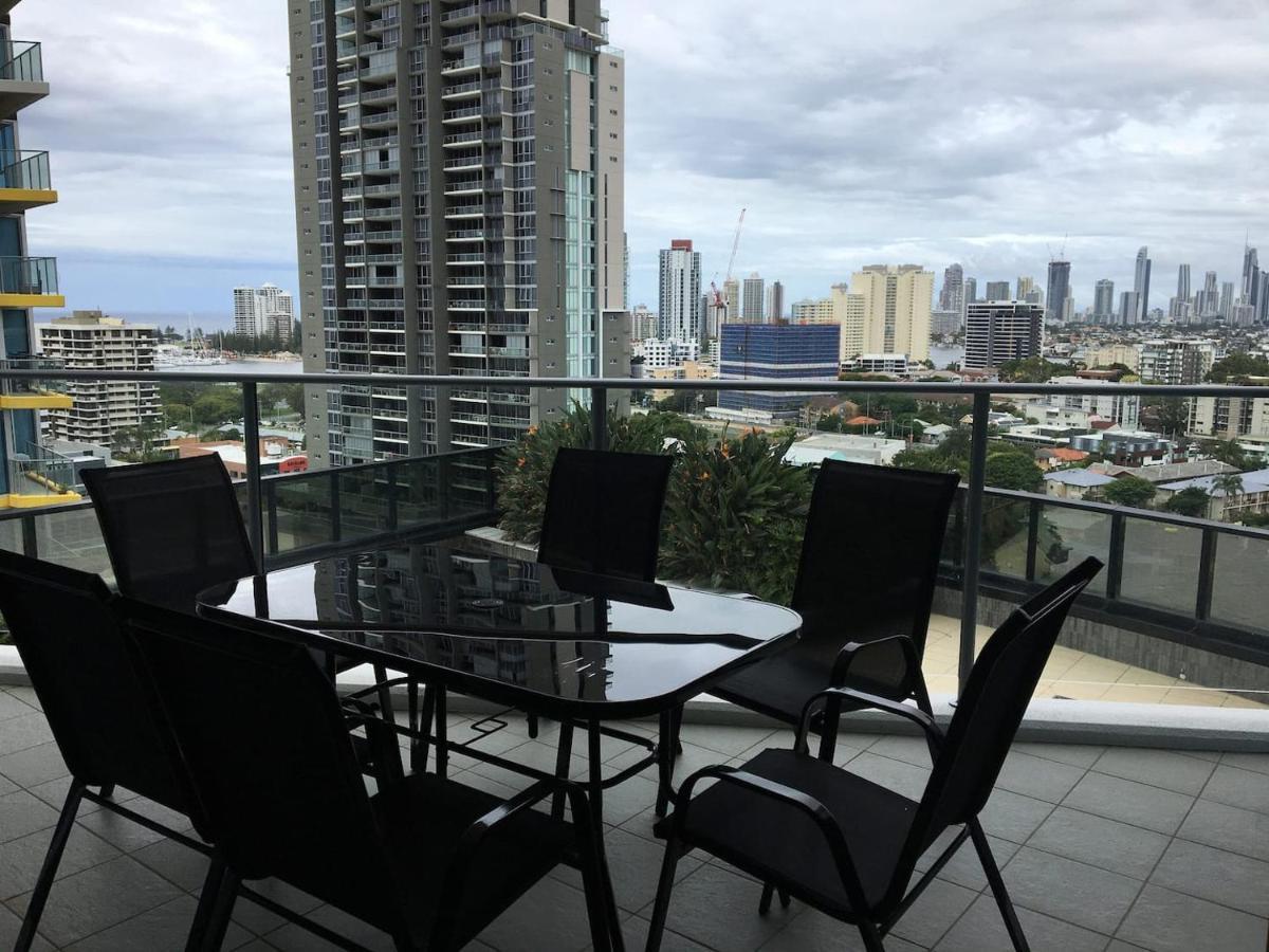 Three-Bedroom Apartment With Amazing View Near Surfers Paradise โกลด์โคสต์ ภายนอก รูปภาพ
